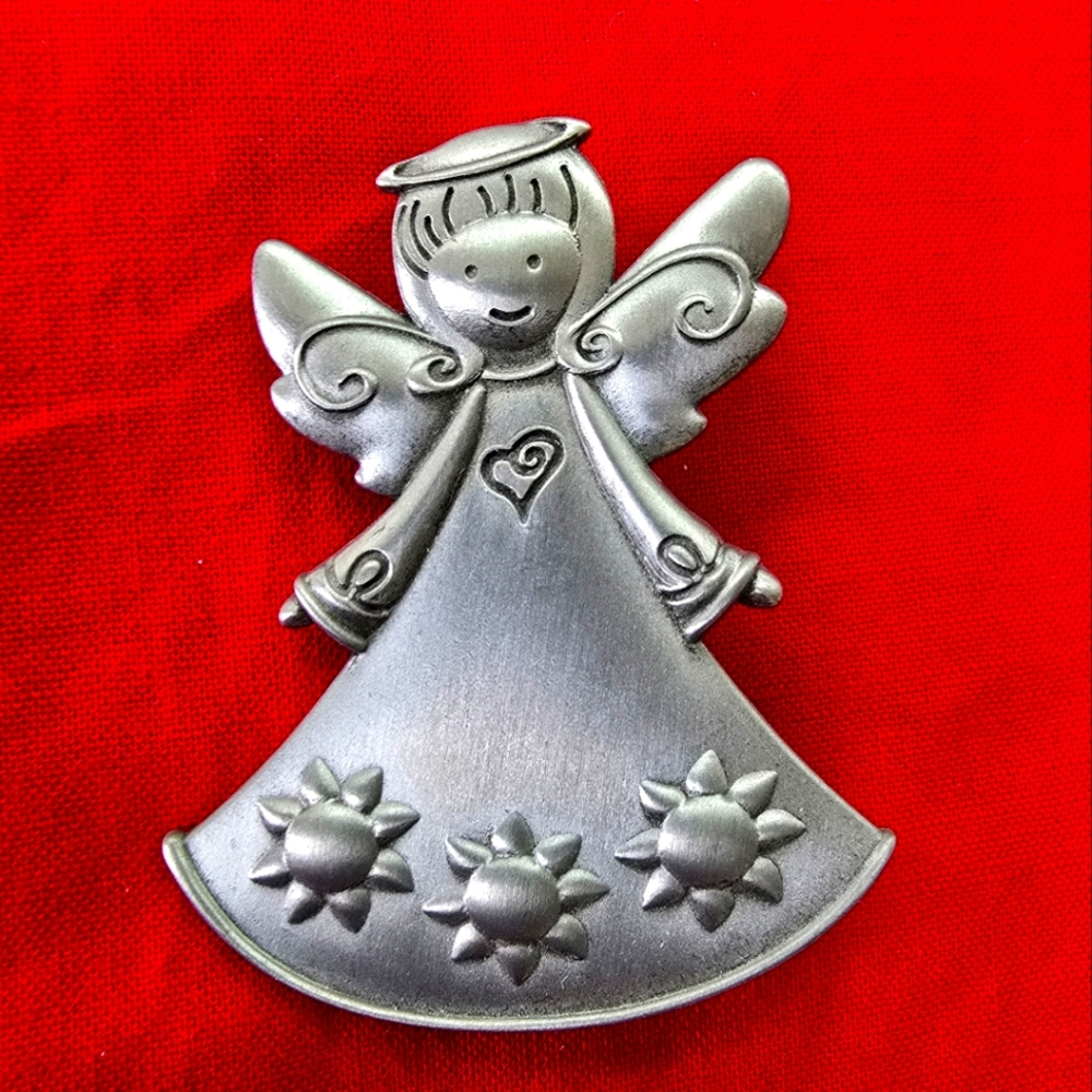 Angel Casted Stick Pin Brooch Pewter